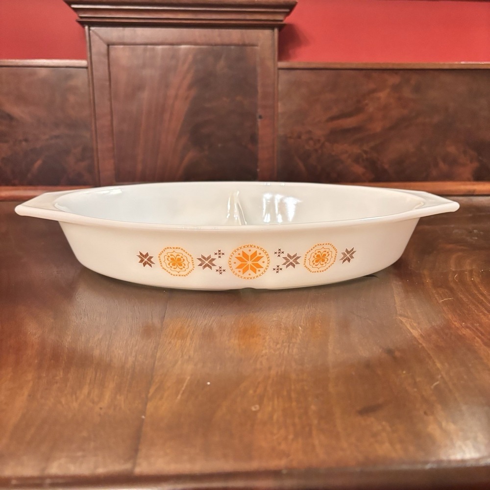Vintage Pyrex Town & Country 1.5 Qt Divided Casserole Baking Dish Brown Orange